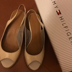 Tommy Hilfiger 8M Open-toe platform white heels - gently worn - steam cleaned!
